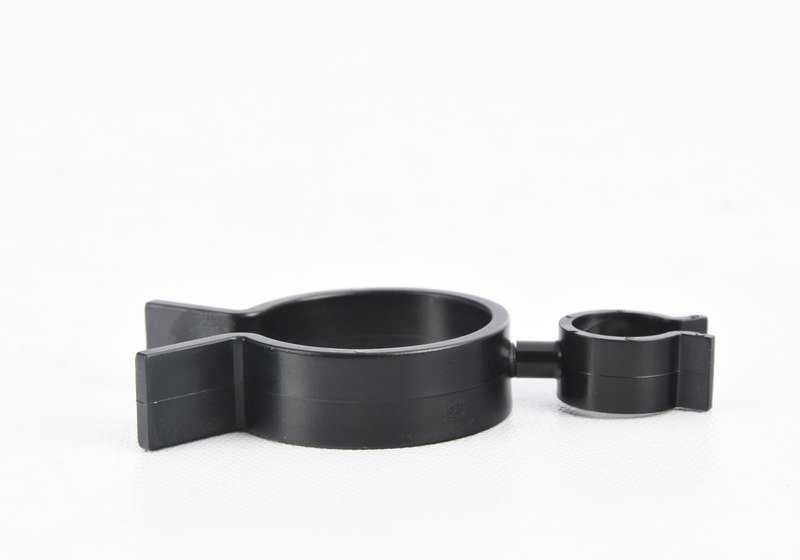 Soporte de manguera OEM 17121439256 para BMW E53. Original BMW.