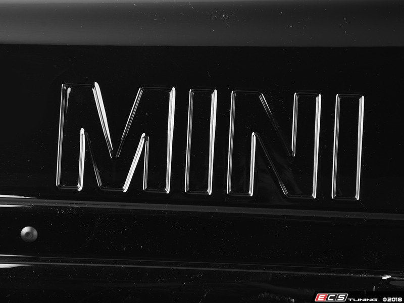 Caixa de tejadilho MINI 320 L preta metálica/antracite OEM 82732223388 para MINI R50, R53, R56, F56, F55, Clubman R55/F54, Countryman R60/F60/U25, Paceman R61, Aceman J05... e muito mais. MINI originais.