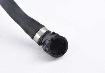 Tubo de conexión radiador-termostato OEM 17122409077 para BMW F87 M2 (todos los modelos N55 de 2015 a 2018). Original BMW.