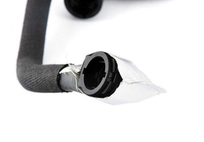 Tubo de conexión radiador-termostato OEM 17122409077 para BMW F87 M2 (todos los modelos N55 de 2015 a 2018). Original BMW.