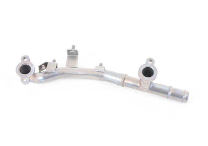 Tubo de refrigerante OEM 11537834250 para BMW E60, E61, E63, E64. Conduce el líquido refrigerante del motor. Compatible con varios modelos Serie 5 y Serie 6. Original BMW.