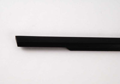 Cubierta pozo exterior derecho OEM 51348194710 para BMW Serie 3 E46. Original BMW.