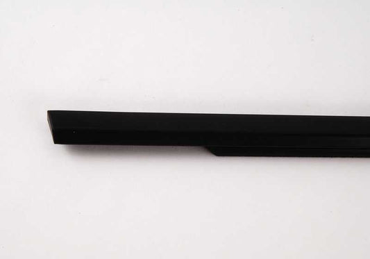 Cubierta pozo exterior derecho OEM 51348194710 para BMW Serie 3 E46. Original BMW.