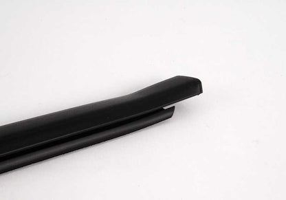 Cubierta pozo exterior derecho OEM 51348194710 para BMW Serie 3 E46. Original BMW.