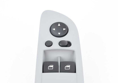 Interruptor elevalunas eléctrico izquierdo OEM 61319216528 para BMW E81, E82, E87, E88. Compatible con todos los modelos indicados. Color gris. Repuesto original BMW.