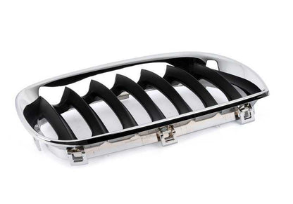 Rejilla embellecedora frontal derecha OEM 51133402910 para BMW E83. Original BMW.