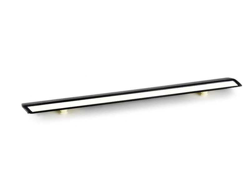 Le pare-chocs gauche OEM 51138193303 pour la série BMW 7 E38. BMW d'origine.