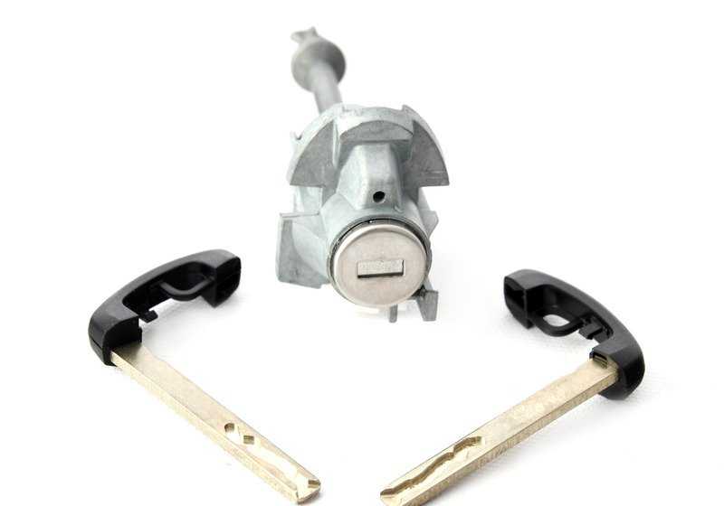 Cilindro de cierre con llave izquierda para BMW F30, F31, F35, F80 (OEM 51217310733). Original BMW