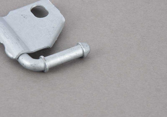 Soporte de escape OEM 18207549977 para BMW E81, E82, E87, E87N, E88, E90, E90N, E91, E91N, E92, E92N, E93, E93N y X1 E84. Pieza original BMW. Ideal para fijación de componentes del sistema de escape.