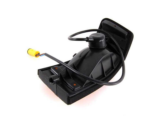 Front gauche intermittent OEM 63131373297 pour BMW E28 {518, 518i, 520i}. Compatible avec les modèles de 1981 à 1987. BMW original.