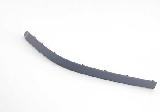 Moldura paragolpes delantera izquierda imprimada OEM 51117005957 para BMW E39. Original BMW. Ideal para sustituir pieza desgastada o dañada en modelos Serie 5 E39.