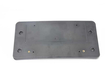 Soporte de matrícula OEM 51118057018 para BMW F22, F23. Compatible con versiones US/Japón. Original BMW.