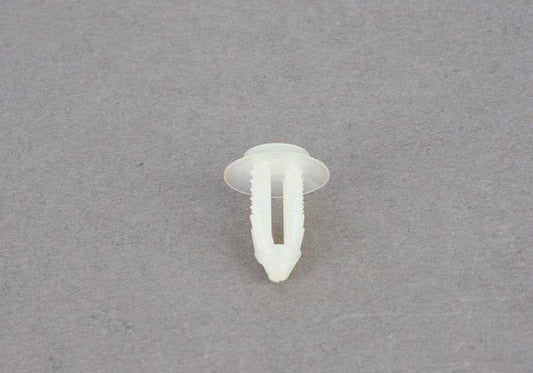 Clip embellecedor reposabrazos central OEM 52207066069 para BMW E90, E91, E92, E65, E66, E84. Original BMW.