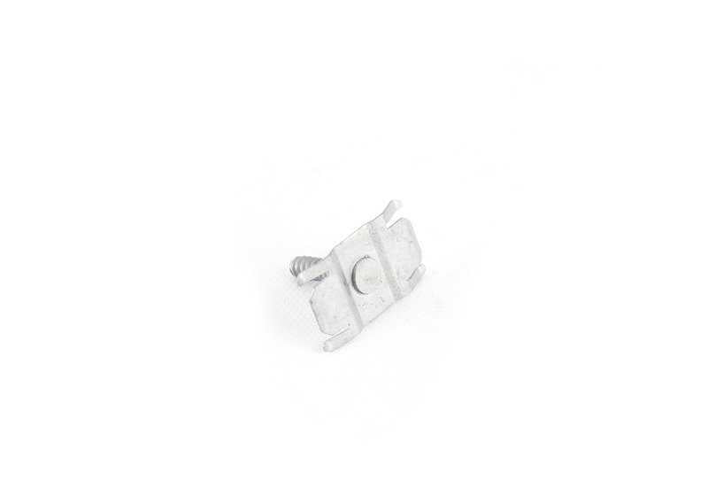 Clip sujeción OEM 51717037660 para BMW Serie 7 E38. Ideal para fijar la moldura del faldón o el paso de rueda. Original BMW.