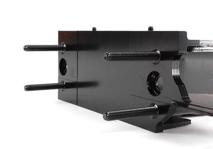 Soporte izquierdo del motor (motorträger) OEM 41117120883 para BMW E60, E61, E63, E64 (todas las versiones 520d con motor M47 y N47). Pieza original BMW.