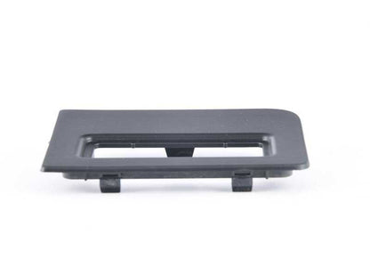 Cubierta embellecedora luz trasera izquierda OEM 51497172137 para BMW E70. Original BMW.
