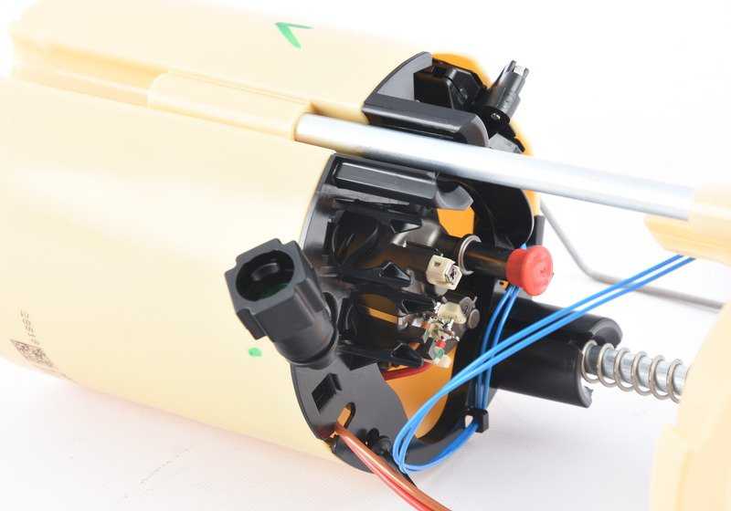 Kit reparación bomba combustible y medidor nivel OEM 16117190946 para BMW E81, E82, E87N, E88, E90, E90N, E91, E91N, E92, E92N, E93, E93N, E84. Original BMW.