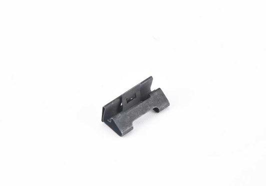 Clip sujeción panel puerta OEM 51417015015 para BMW E39. Pieza original BMW.