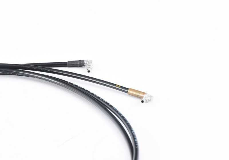 Tubo hidráulico cinemática principal derecha OEM 54377223328 para BMW E89. Original BMW.