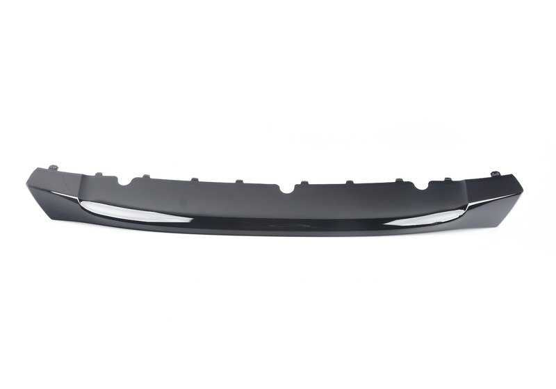 Tapa conducto aire frontal OEM 51117303765 para BMW X1 E84 (modelos: xDrive28i, sDrive16d, sDrive16i, sDrive18d). Pieza original BMW.