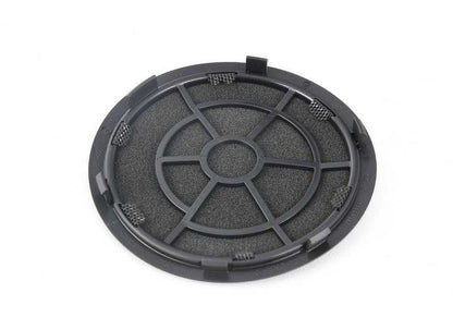 Rejilla altavoz medio izquierda OEM 51416975349 para BMW E81, E82, E87, E88. Pieza original BMW, color negro, encaja en puerta delantera. Ideal para reemplazo o restauración.