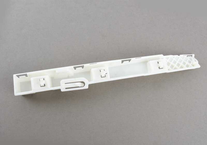Soporte lateral derecho OEM 51778055990 para BMW F80, F82, F83. Original BMW.