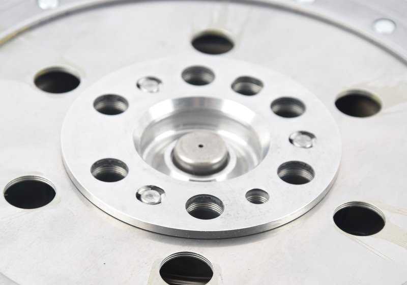 Volante bimasa OEM 21212283028 para BMW F87, F87N, F80, F80N, F82, F82N, F83, F83N. Original BMW.