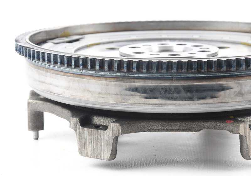 Volante bimasa OEM 21212283028 para BMW F87, F87N, F80, F80N, F82, F82N, F83, F83N. Original BMW.