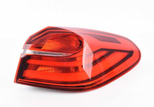 Piloto trasero derecho OEM 63217331282 para BMW F26. Luz trasera original montada en aleta lateral trasera derecha. Compatible únicamente con BMW X4 F26. Original BMW.