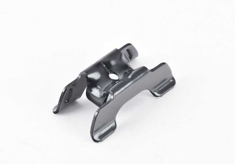 Soporte metálico OEM 18211246056 para BMW E30, E12, E28, E24. Pieza original BMW. Ideal para fijaciones en la zona del maletero o sistema de escape según el modelo.