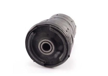 Silentblock de goma OEM 33311094036 para BMW Serie 5 E39. Compatible con el soporte del eje trasero. Original BMW.