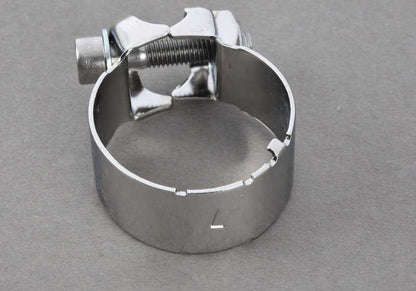 Minte di scarico sinistro Ø49 OEM 18211454381 per BMW Motorrad R100 GS, GS PD e R100 R (modelli R247). Compatibile con le produzioni tra il 1986 e il 1996. BMW originale.