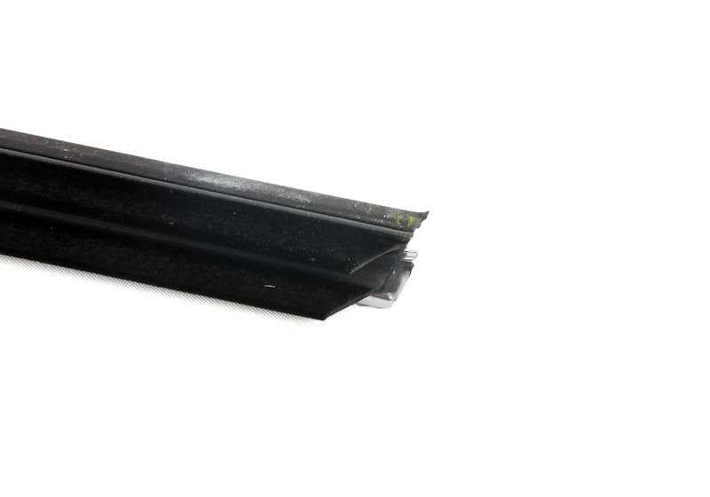 Embellecedor exterior puerta delantera derecha OEM 51337164954 para BMW E81, E82, E88. Pieza original BMW.