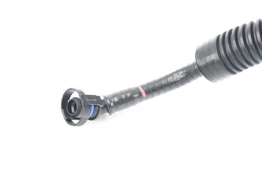 Tubo de ventilación del depósito OEM 13908602280 para BMW F20 y F21 M135i. Compatible con modelos manual y automático (2012-2016). Original BMW.