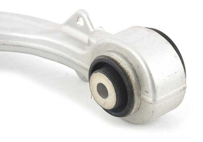 Brazos de suspensión delanteros superiores con corrección de caída derecha OEM 31126790976 para BMW E70, E71. Original BMW.