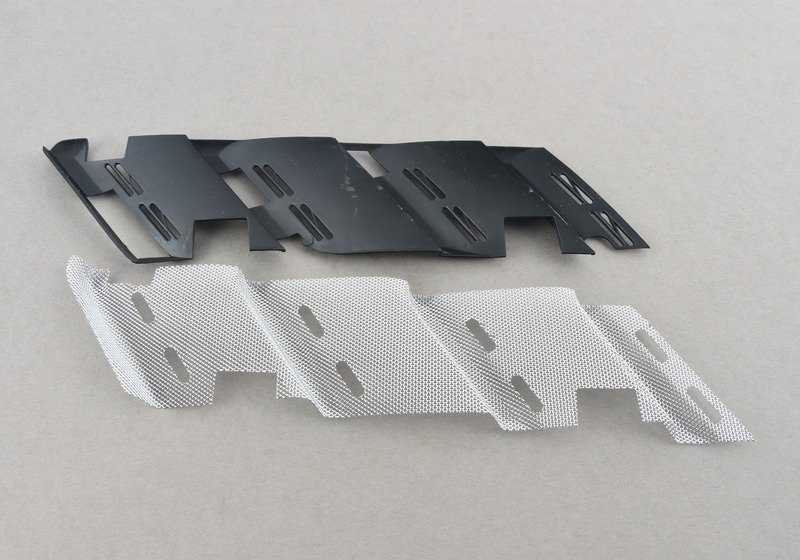 Linksverzierungsgestell mit Chromeinsatz OEM 51130031457 für BMW Z3 E36 (alle Modelle: 1,8, 1,9, 2,0 mit manueller und automatischer Änderung). Original BMW.
