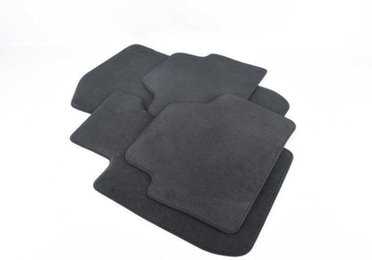 Juego de alfombrillas velours antracita OEM 51477316630 para BMW X1 E84 xDrive (delanteras y traseras, volante a la izquierda). Original BMW.