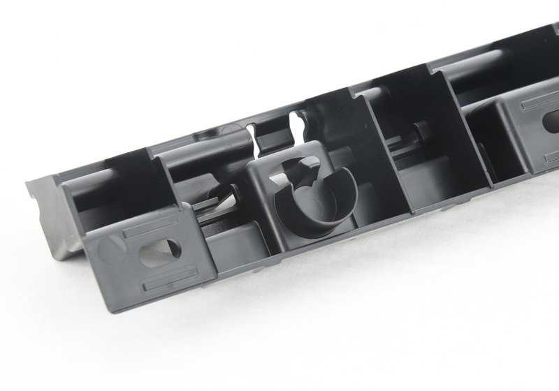 OEM Prise en charge de la fixation latérale droite 5177184778 pour BMW F10, F10n, F11, F11n, F18, F18N. Pièce BMW originale. Idéal pour le réglage de la jupe côté avant.