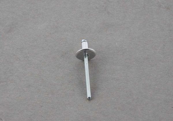 Remache ciego OEM 07146984985 para BMW F40,F52,F22,F44,F45,F46,F30,F31,F34,F32,F82,E60,F07,F10,F11,F18,G60,G61,G68,G90,F06,F13,G11,G12,G70,I15,F48,F49,U11,U12,F39,U10,G45 y MINI F54,F55,F56,F57,F60,R61. Original BMW y MINI.
