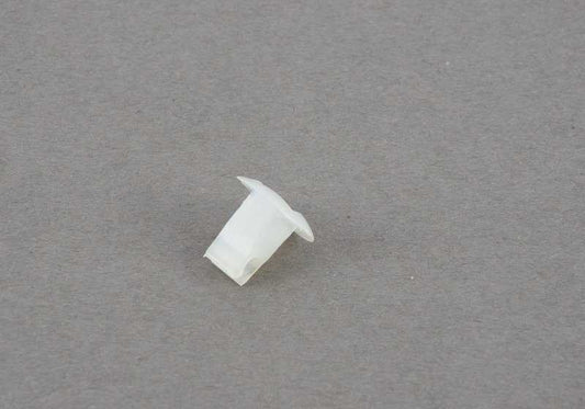 OEM Fixing Clip 51211821224 para BMW E21, E12, E28, E24, E23. BMW original.
