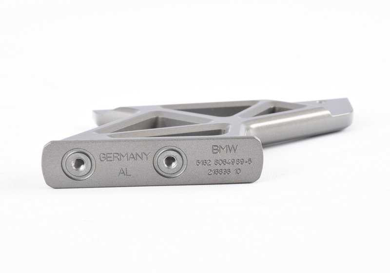 Links hinterer Flügelstütze für BMW F82 (OEM 51628064989). Original BMW.