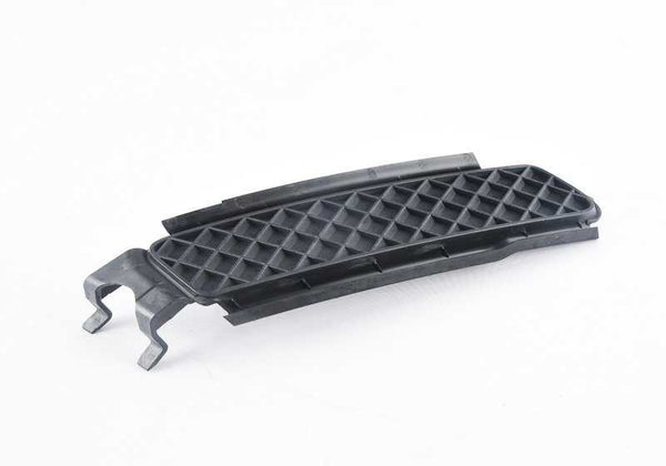 Tapa derecha para luz antiniebla OEM 51117166608 para BMW E82, E88. Original BMW.