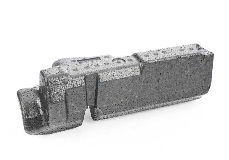 Inserção traseira esquerda OEM 51476954933 para BMW x5 e70 {3.0d, 3.0sd, 3.0si, 4.8i, xDrive30d}. Compatível com modelos produzidos entre 2006 e 2013. BMW de substituição original.