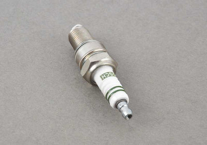 Bujía para BMW E12 (OEM 12121338145). Original BMW
