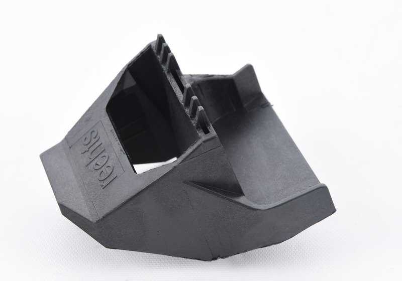 Soporte derecho OEM 17111737707 para BMW E39 y E38. Pieza original BMW.