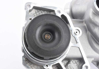 Bomba de agua mecánica OEM 11510393339 para BMW Serie 7 E38 (750i, L7) y Serie 8 E31 (850Ci) con motor M73. Original BMW.