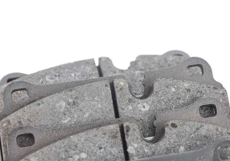 Juego de pastillas de freno traseras sin asbesto OEM 34218009753 para BMW F82 M4. Original BMW.