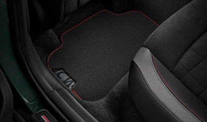 Alfombrillas textiles traseras JCW OEM 51472469132 para MINI Clubman F54, F54 LCI. Original MINI.