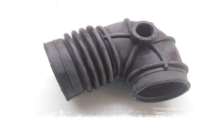 Manguera de admisión de aire OEM 13541285237 para BMW E30 {316i, 318i modelos con motor M10}. Pieza original BMW.