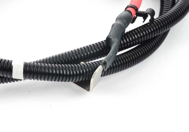 Cable de batería alternador y motor de arranque OEM 12427857551 para BMW F20, F21, F22, F87, F30, F34, F80, F32, F33, F36, F82, F83. Original BMW.